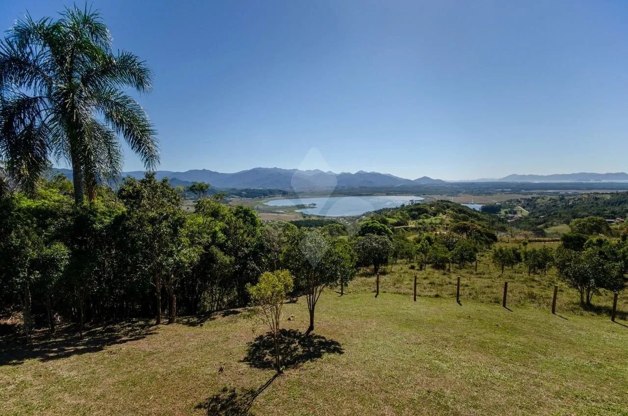 Terreno com 6.849;71 m² no bairro Siriú - Garopaba/SC