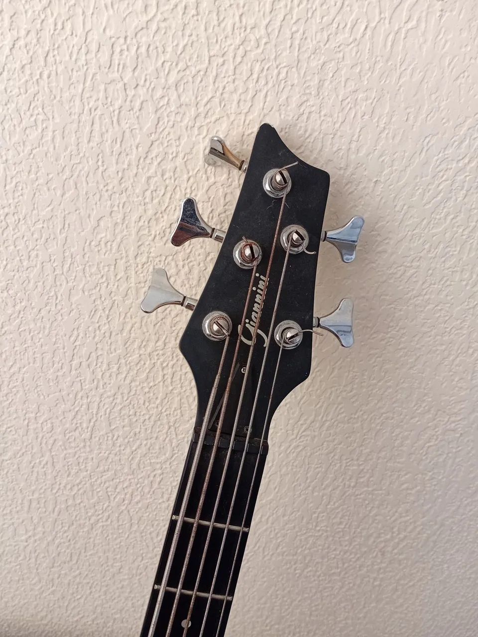 Vendo baixo Giannini 5 cordas - Foto 3