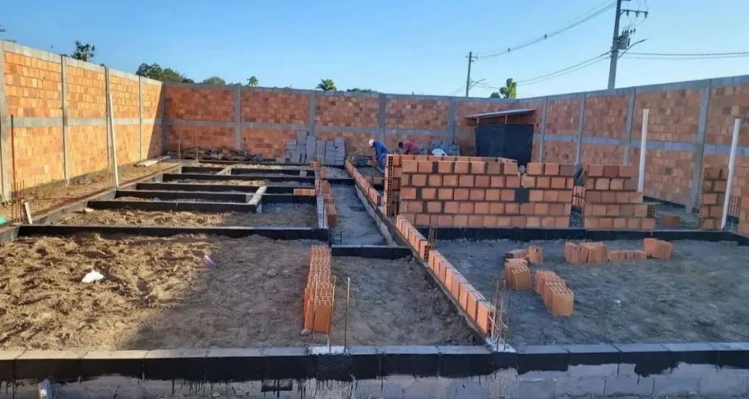 Pedreiro disponível 