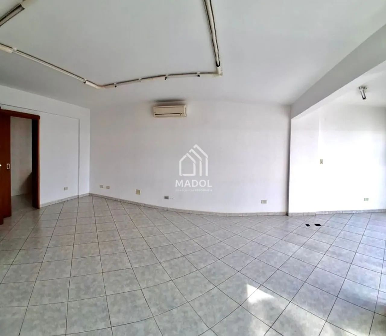 Sala comercial com ampla e escritório | Centro | R$ 1.300,00 - Foto 4