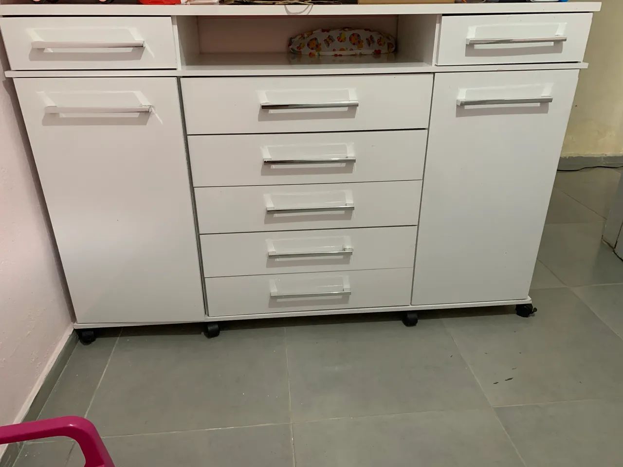 VENDE-SE COMODA GRANDE
