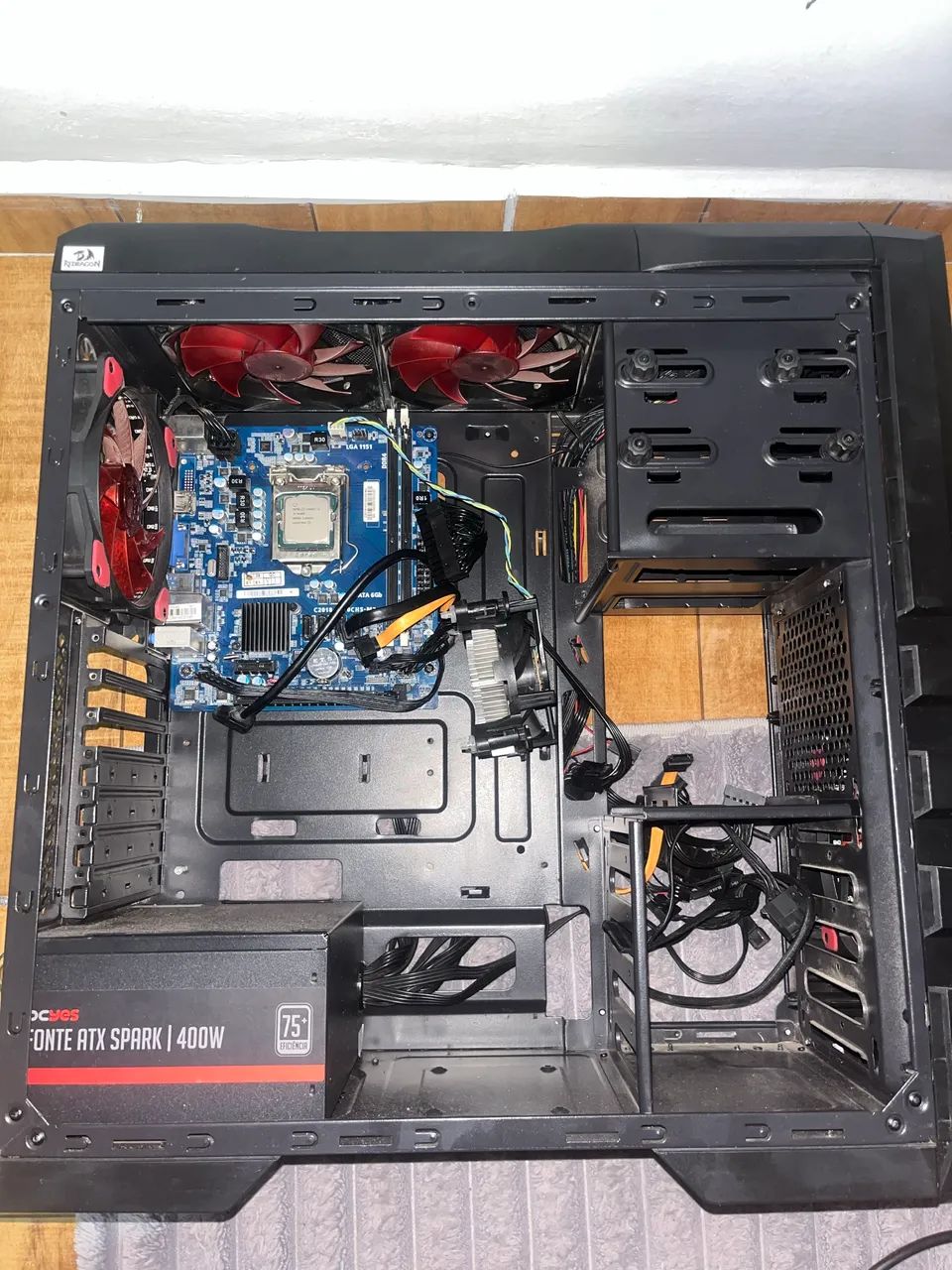 Peças de hardware pc gamer usado.