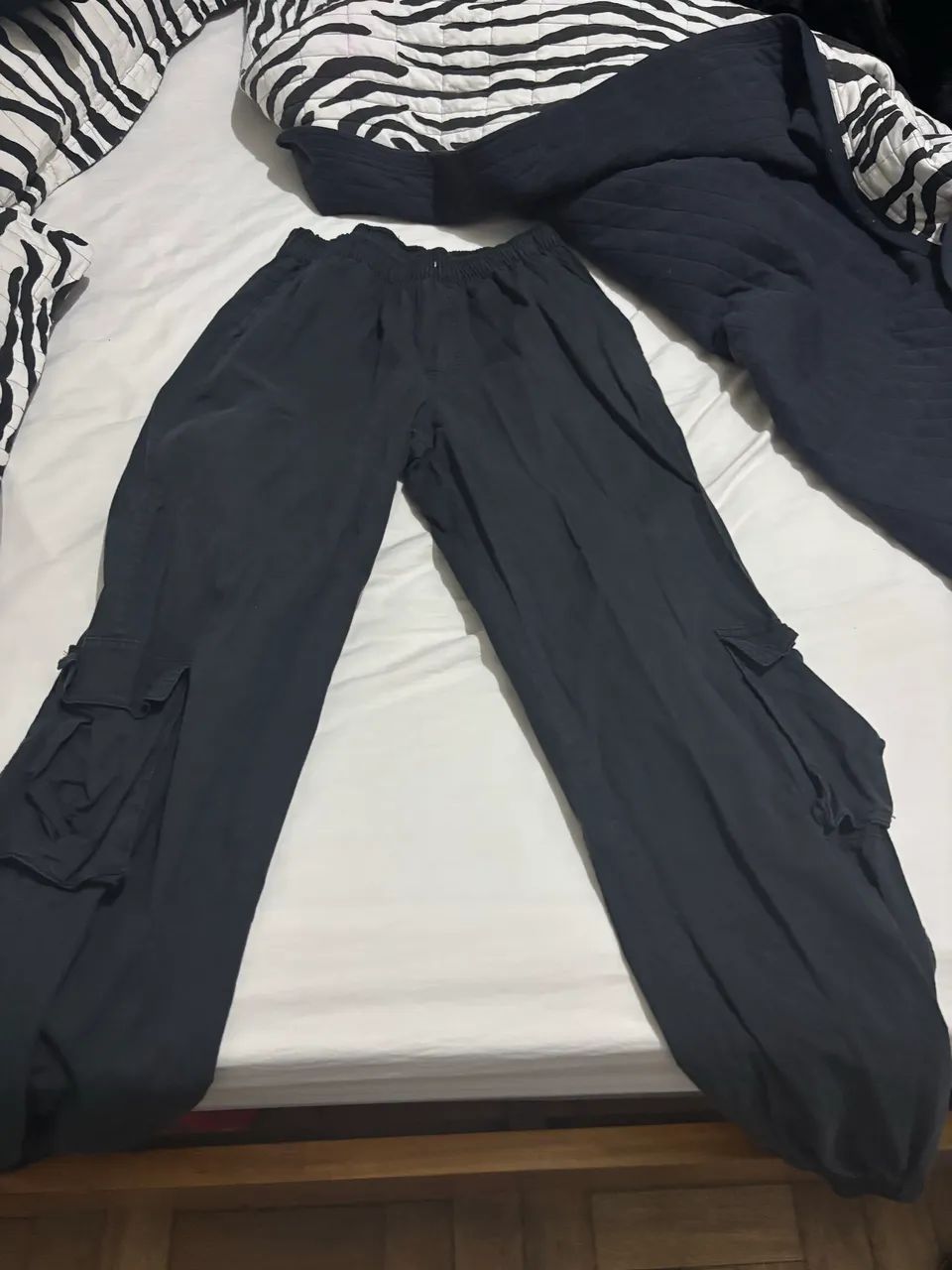 Calça cargo 38 preta claro varios bolsos