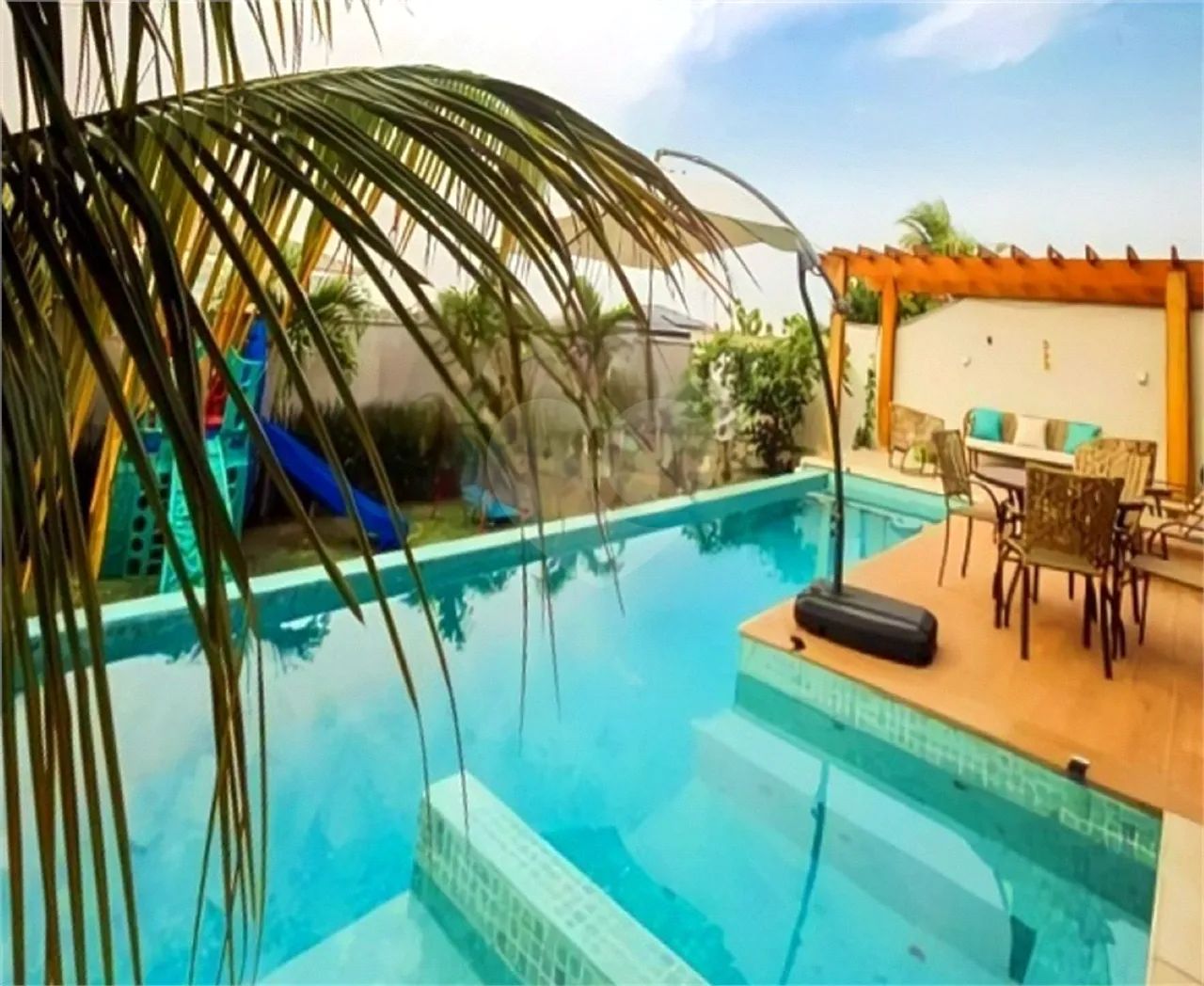 Casa de Alto Padrão em Condomínio com 4 suítes. - Foto 3