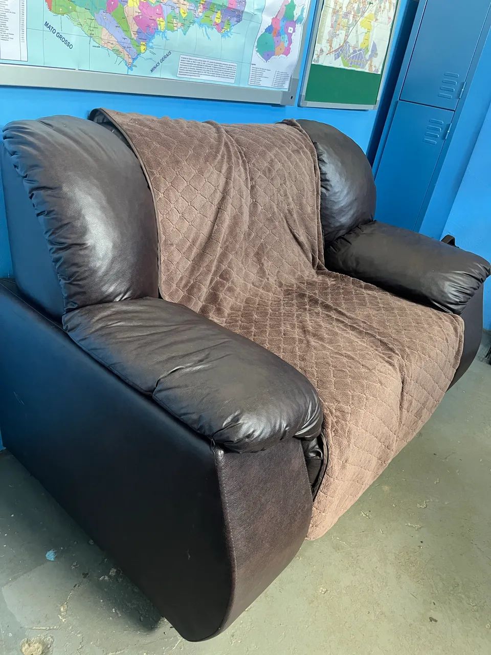 SOFÁ USADO 