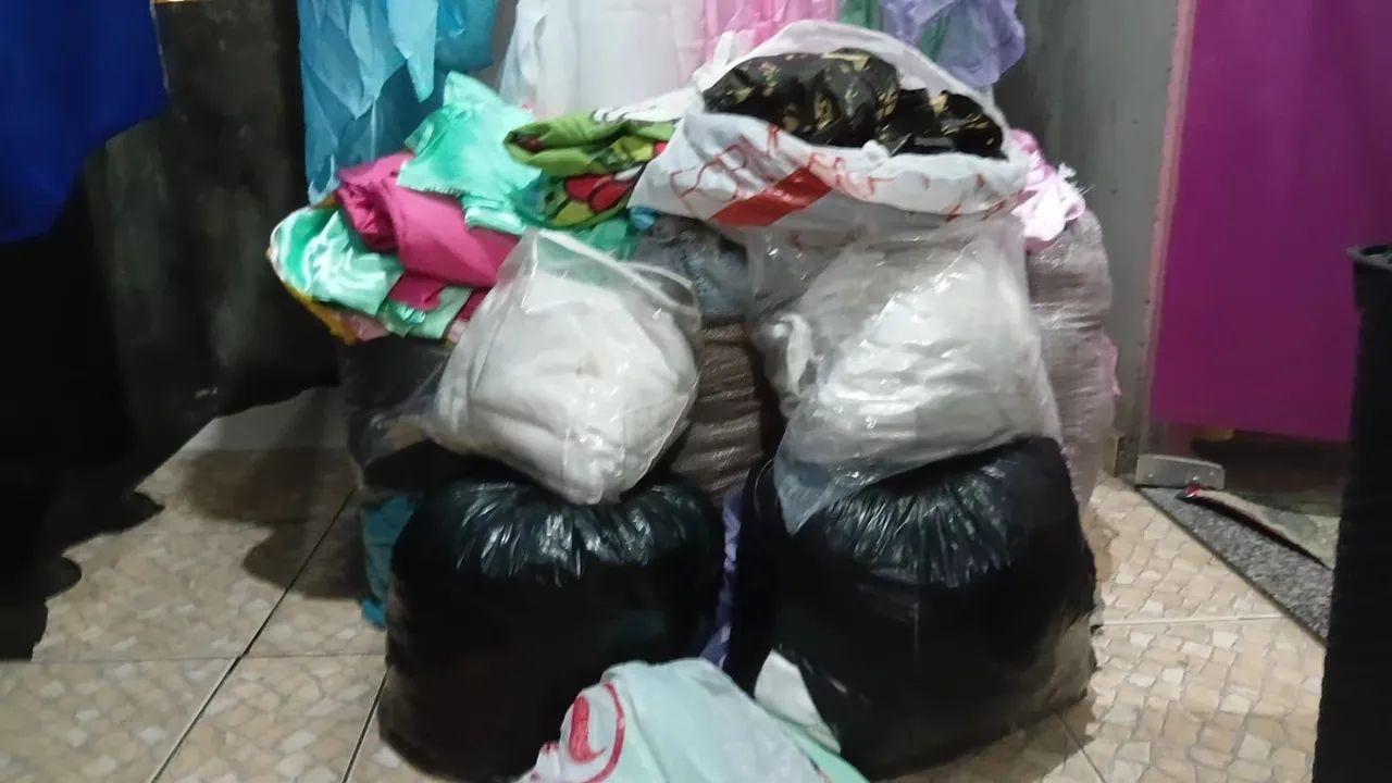 Cortinlhas.toalha de mesas. E  capa para cadeiras  - Foto 4