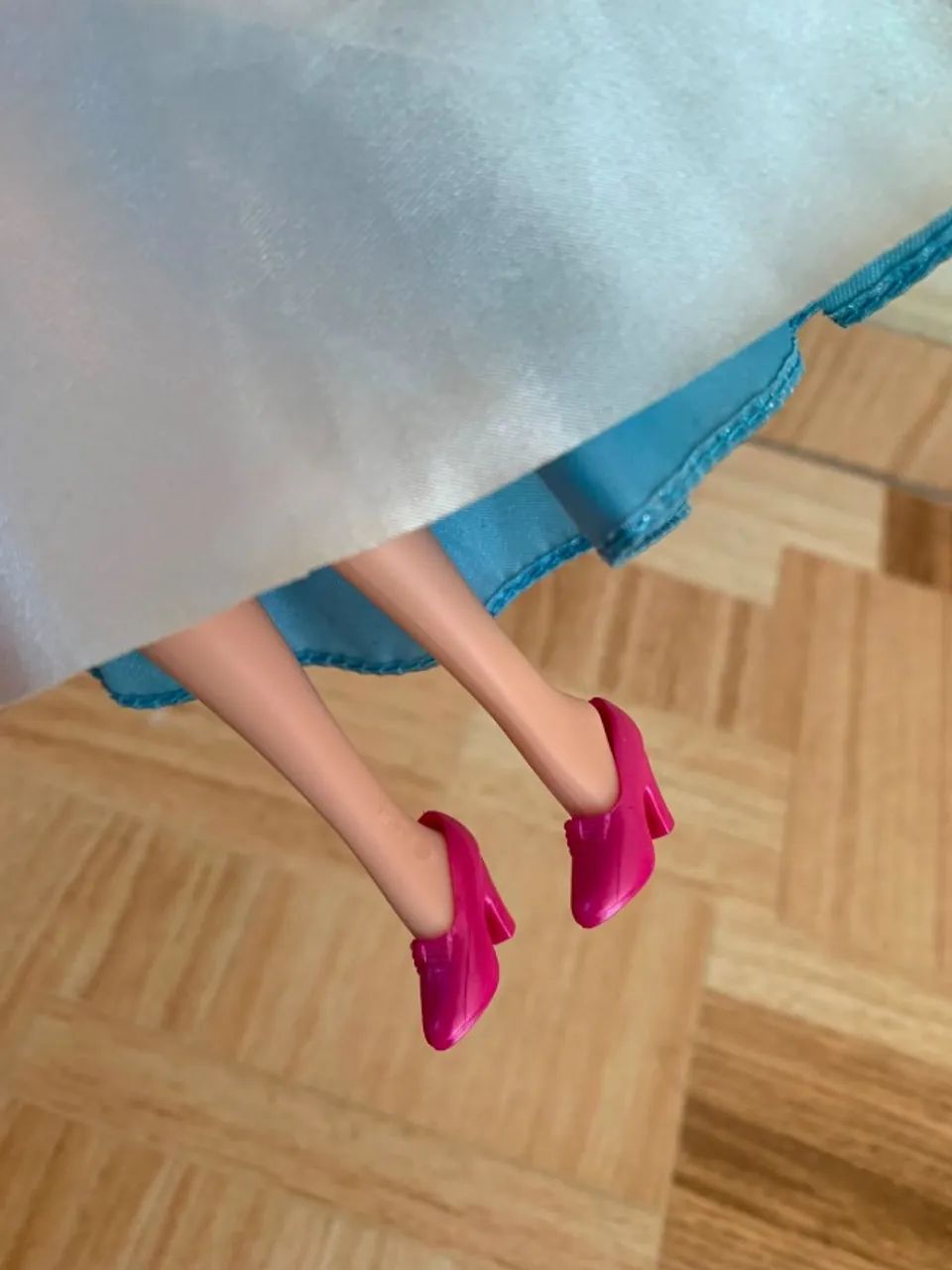 Boneca Barbie Cinderela com vestido que transforma - Foto 4