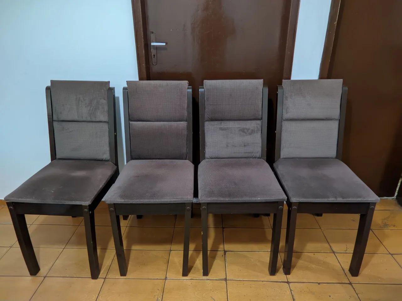 Mesa de jantar com 4 cadeiras - Tampo de vidro - Foto 4