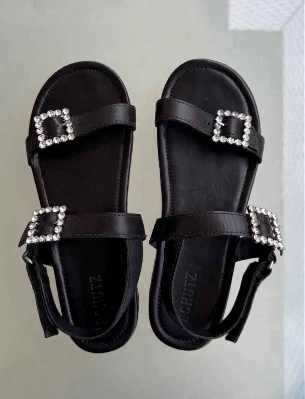 Sandália flatform preta SCHUTZ - Foto 3
