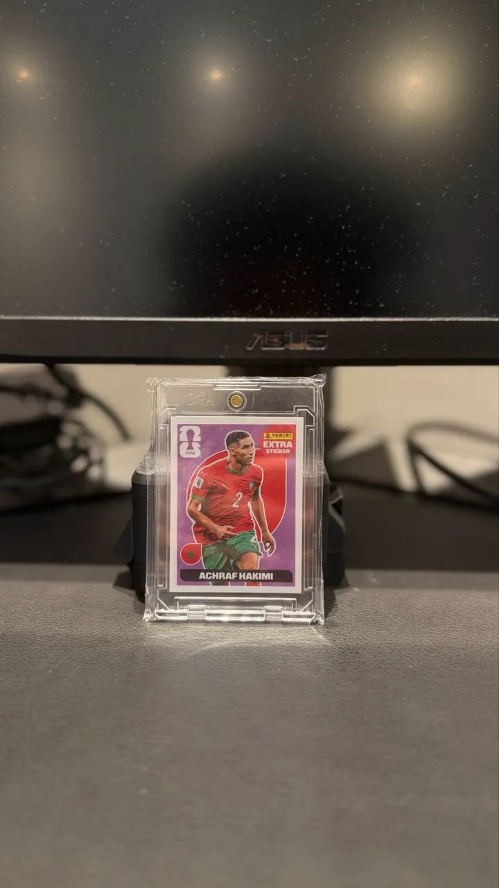 FIGURINHA LEGEND ACHRAF HAKIMI ROXO (REGULAR) 2026