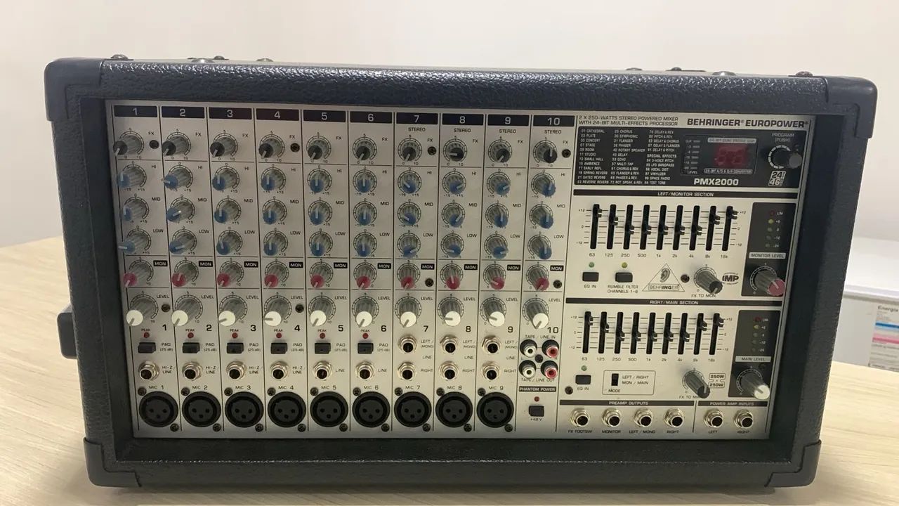 Cabeçote Behringer EuroPower PMX2000