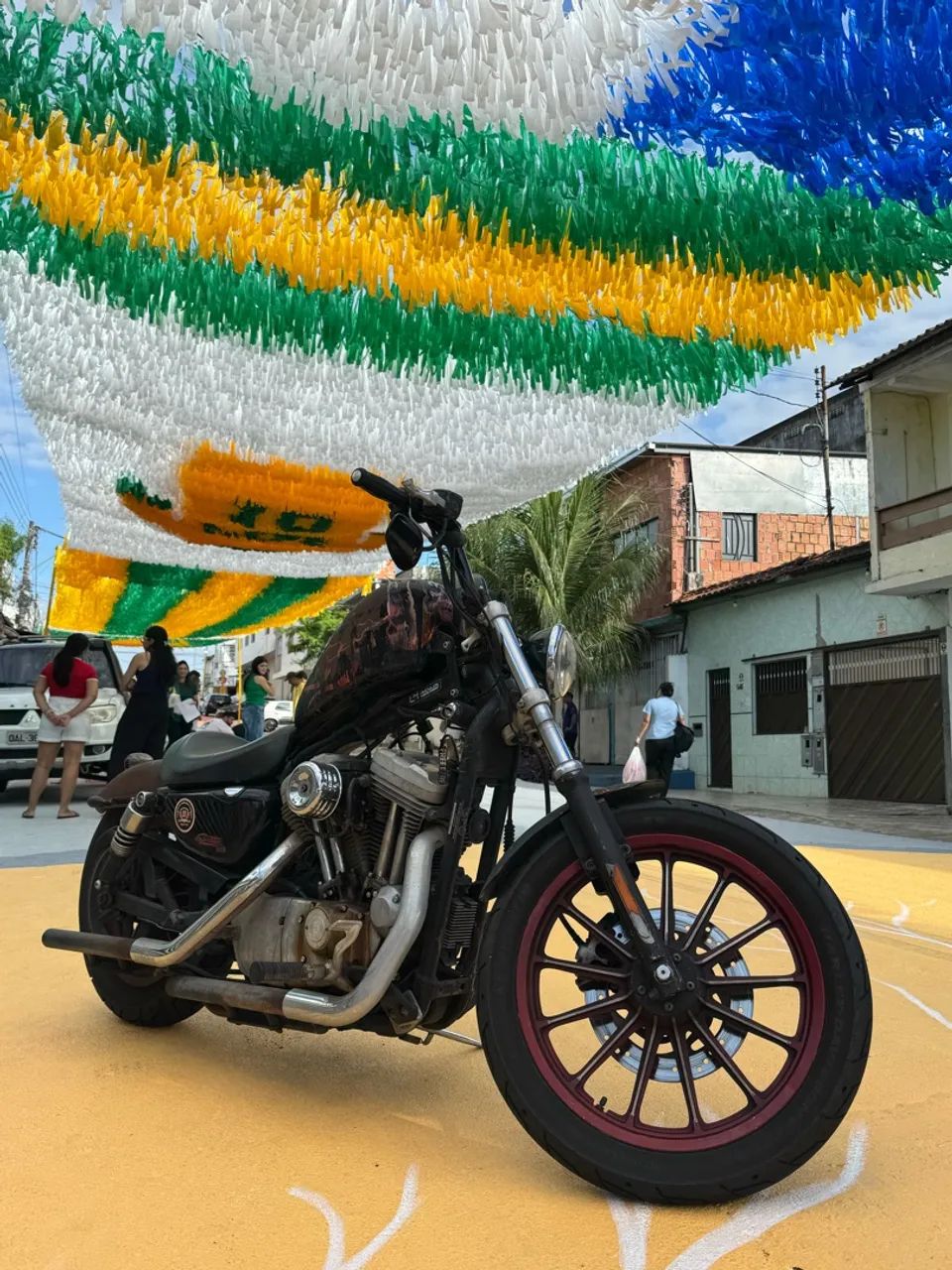 Harley 883