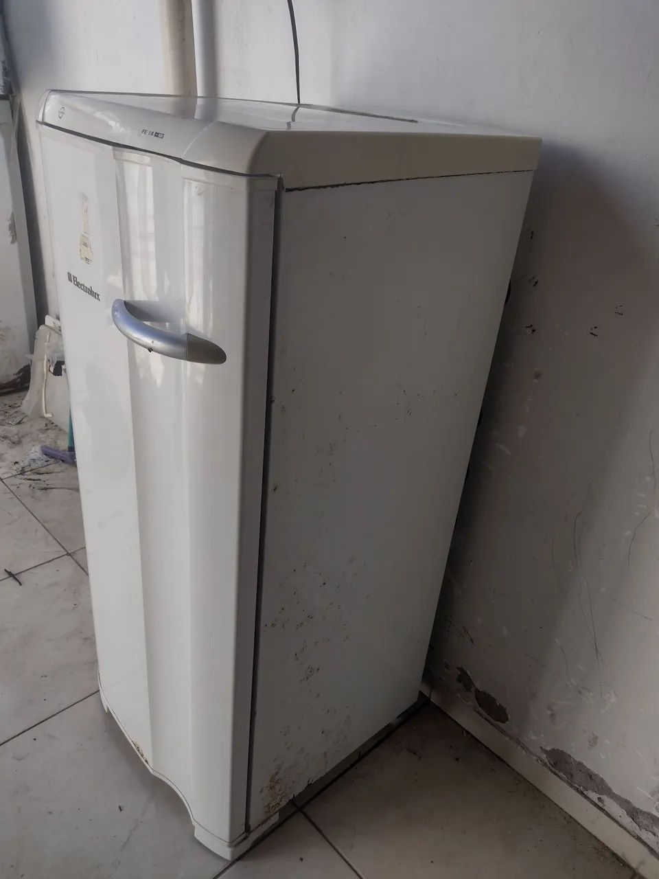 Vendo freezer vertical funcionando perfeitamente  - Foto 3
