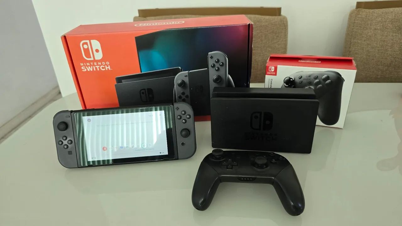 Nintendo Switch (ver2) + Pro Controller