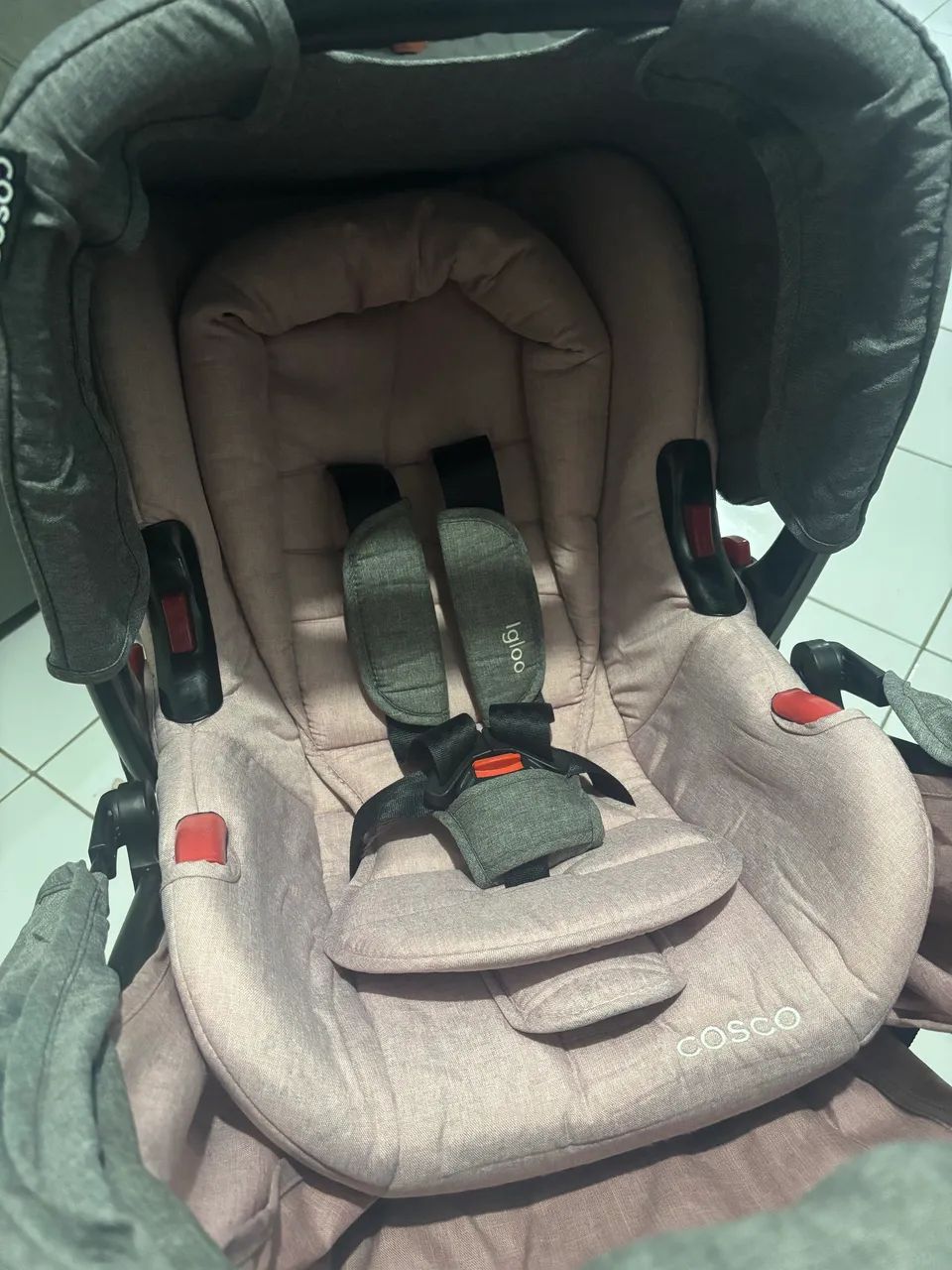 Carrinho de bebê e bebê conforto - Foto 2