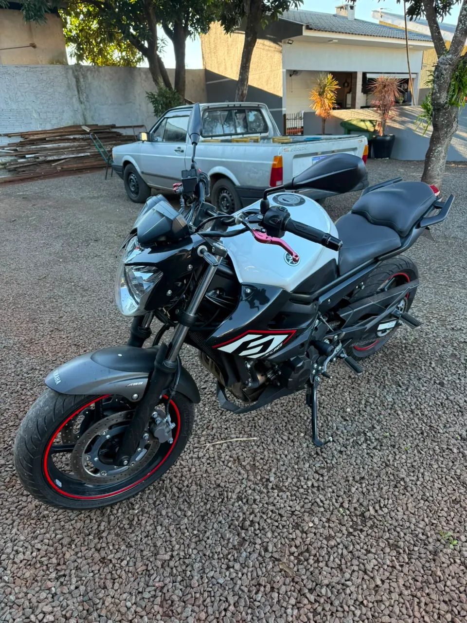 Moto xj6 N 