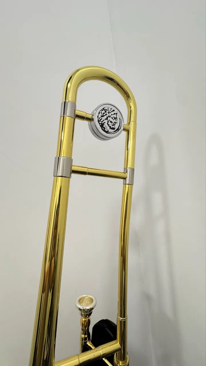 Trombone de Vara Júpiter, suporte Hércules e uma surdina - Foto 5