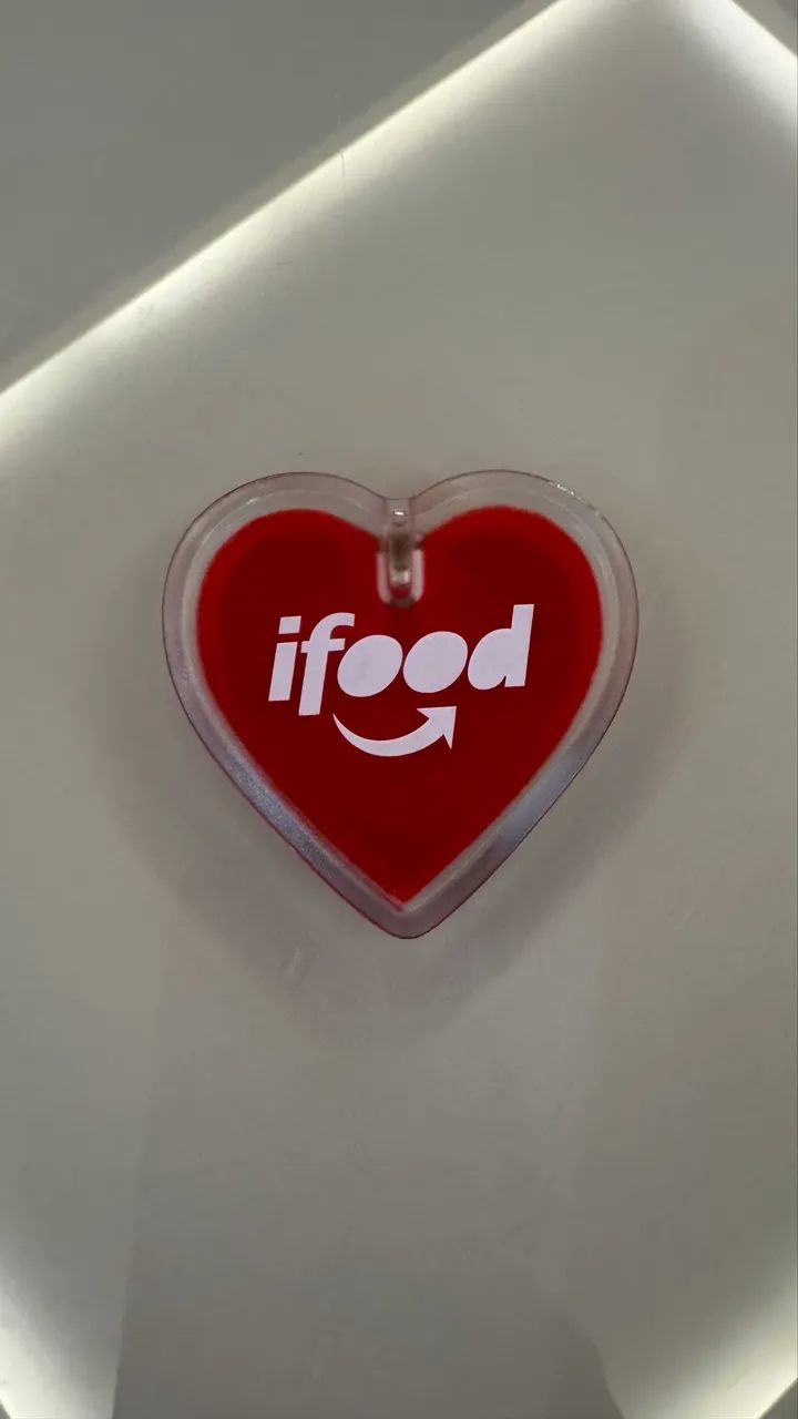 Broche coração Ifood Rock in Rio