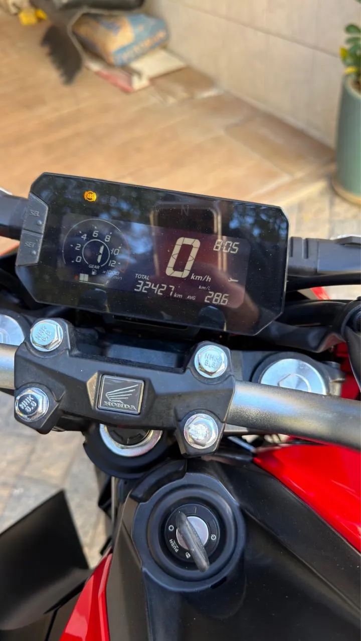 CB Twister 300  - Foto 4
