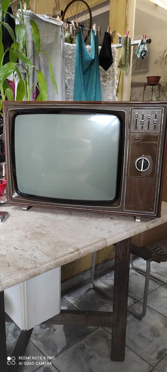 Televisão antiga PHILIPS,tubo,leia :