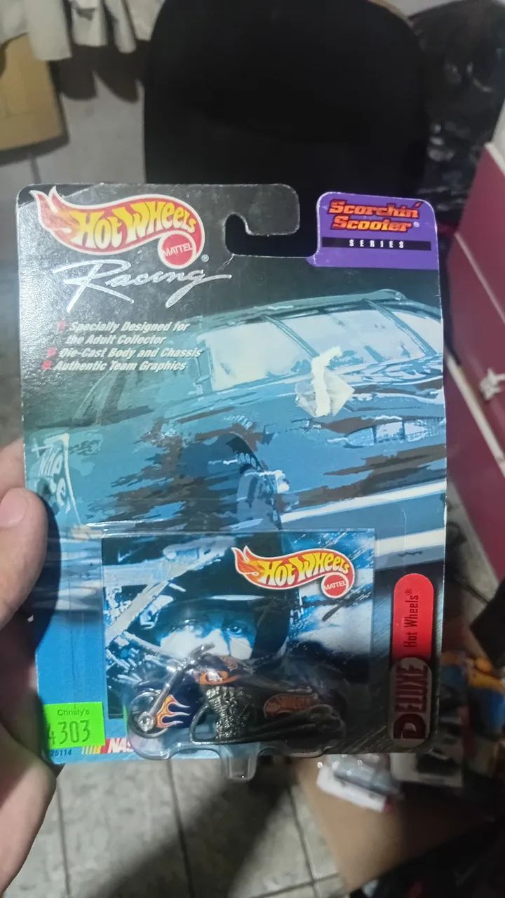 Hot wheels deluxe moto