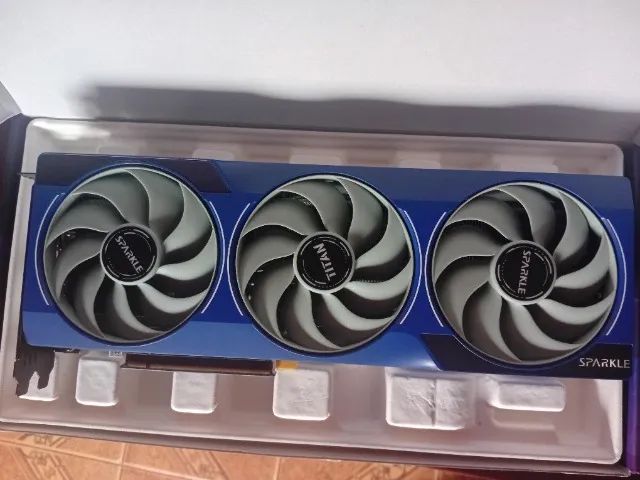 Vendo Placa de Video Sparkle Intel ARC B580 Titan OC, 12GB, GDDR6, 192-bit - Foto 6