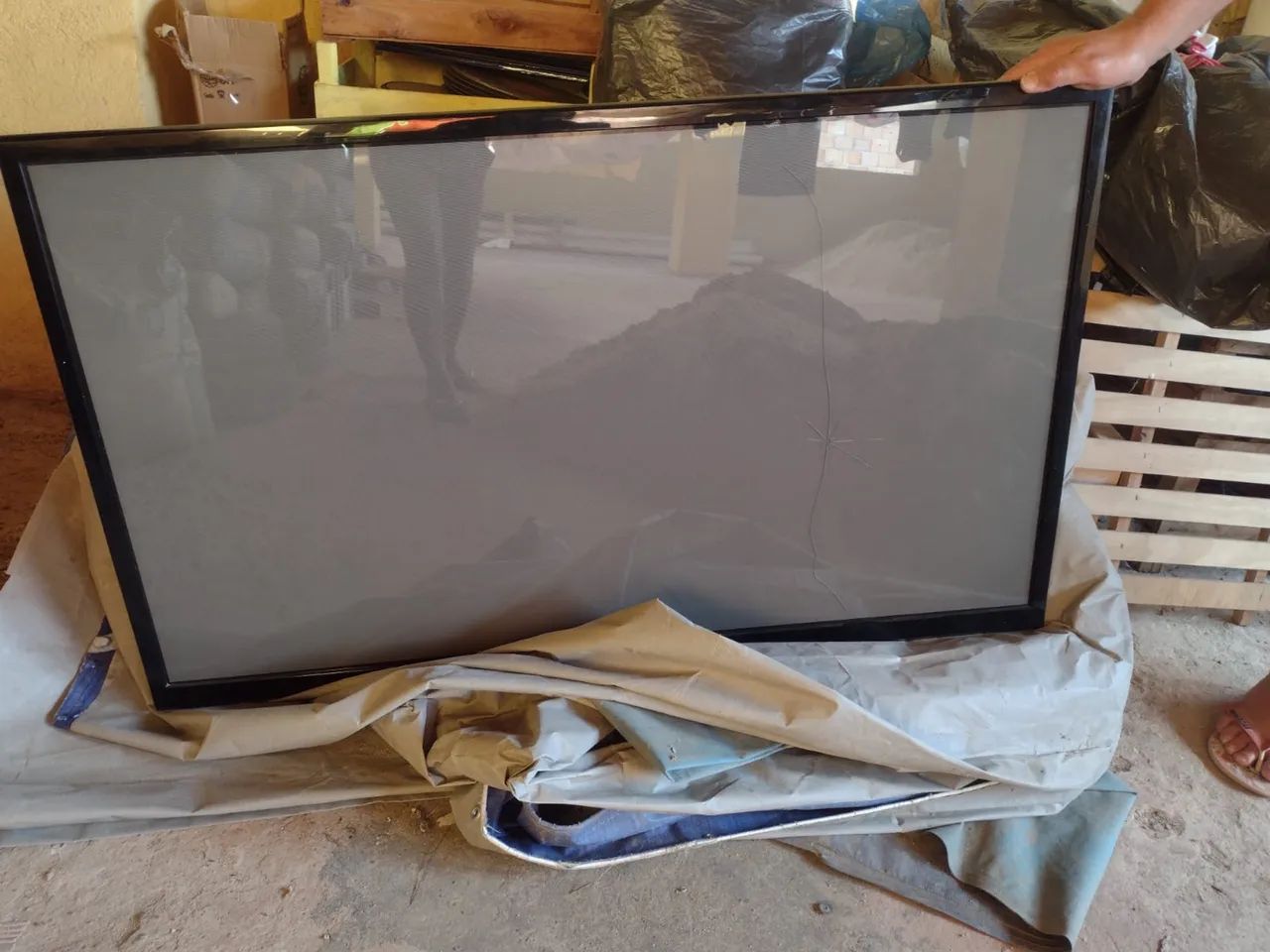 TV Samsung com tela quebrada  - Foto 4