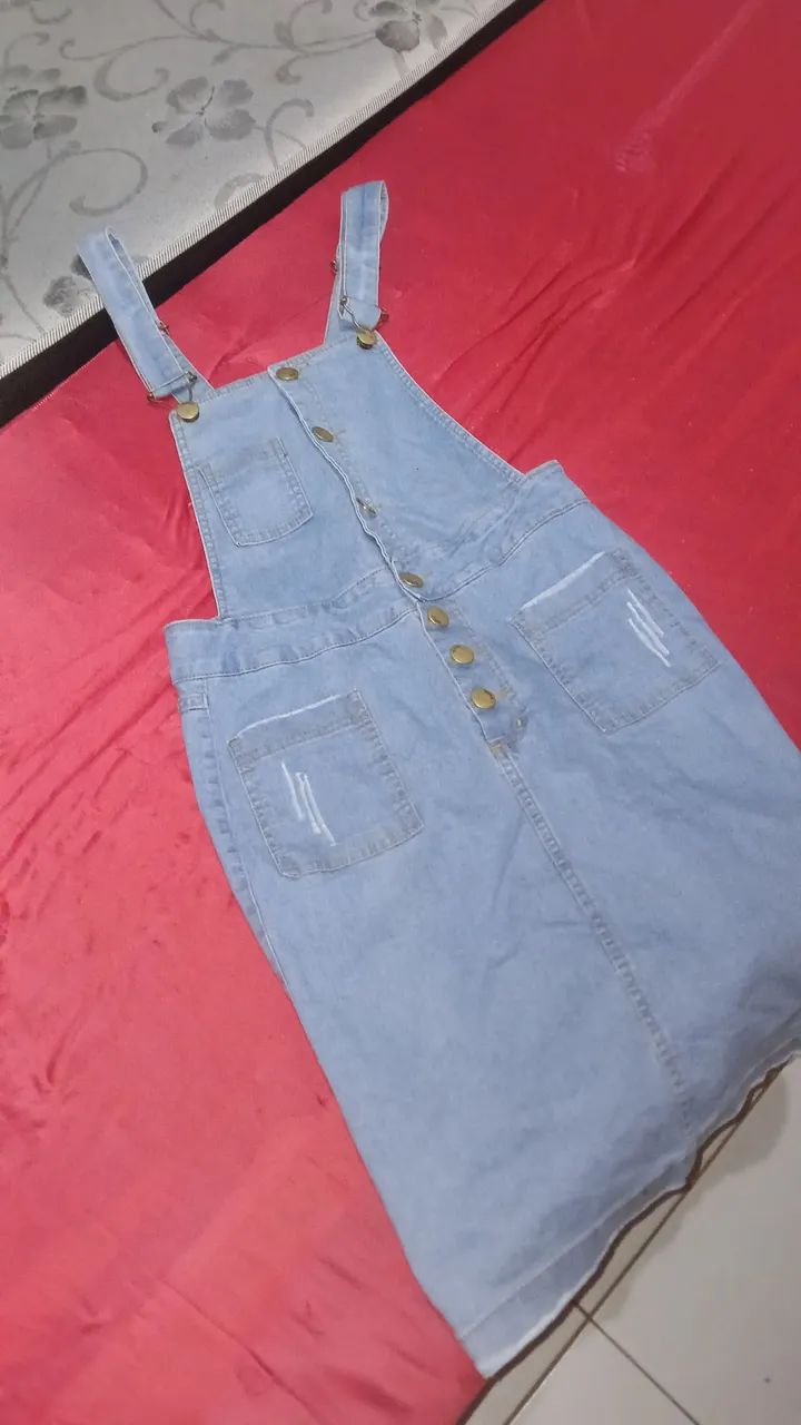 Jardineira jeans 