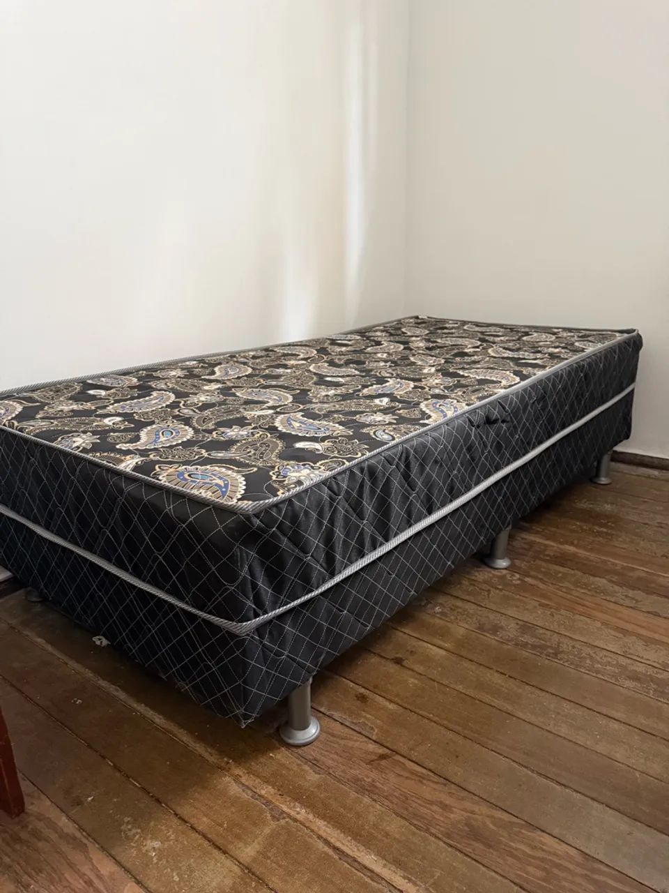 Cama de solteiro 