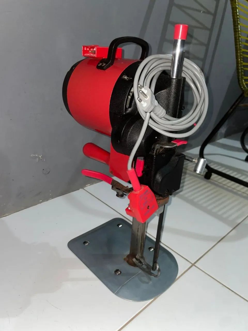 BAIXOU! MÁQUINA DE CORTE 8 POLEGADAS USADA - Foto 3