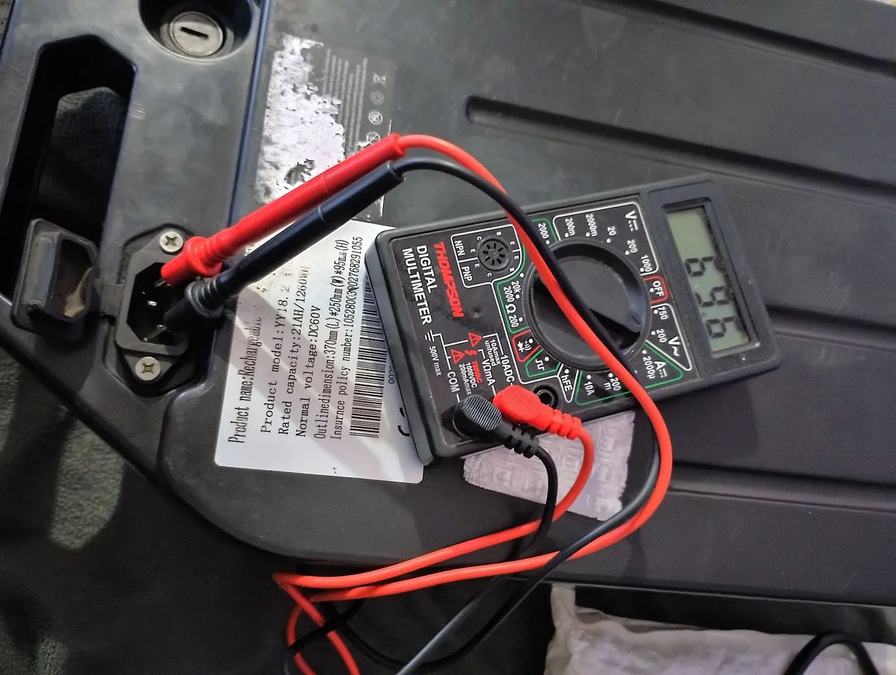 Bateria de scooter 60v 21ah o conector tá ruim  - Foto 5