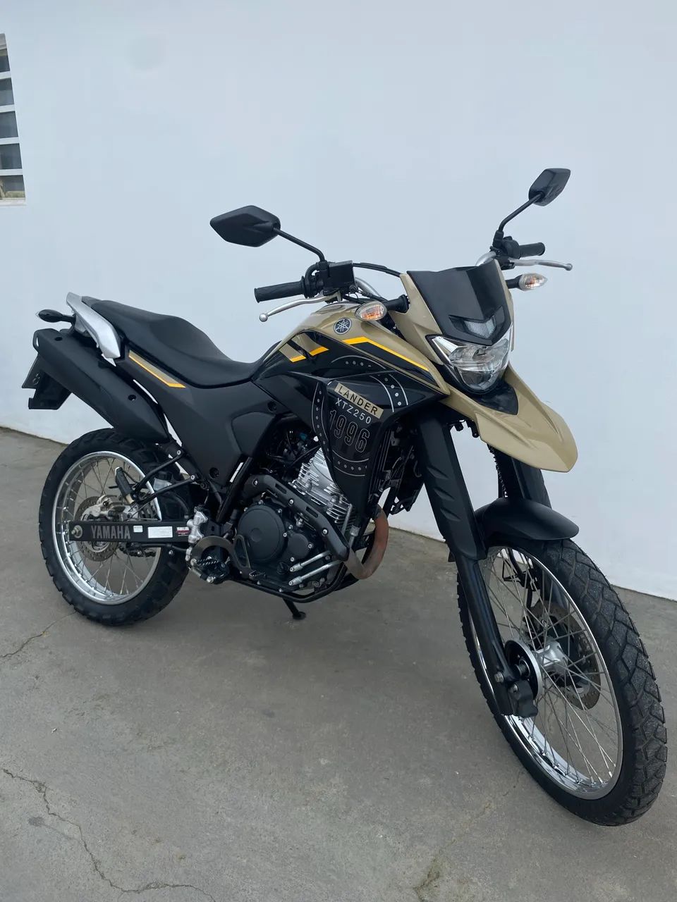 LANDER 250 