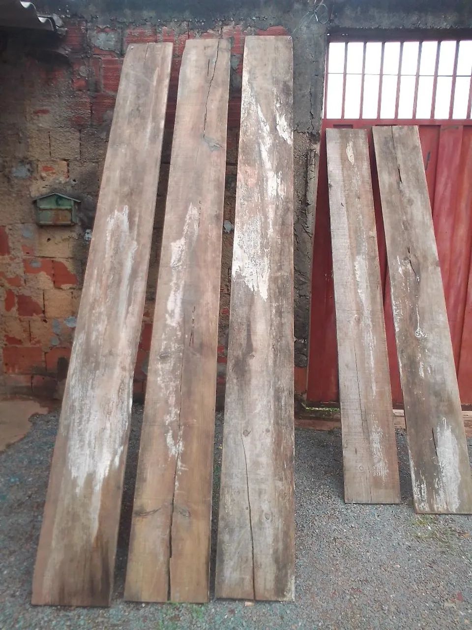 Vendo 5 tábuas e 2 telhas  - Foto 2