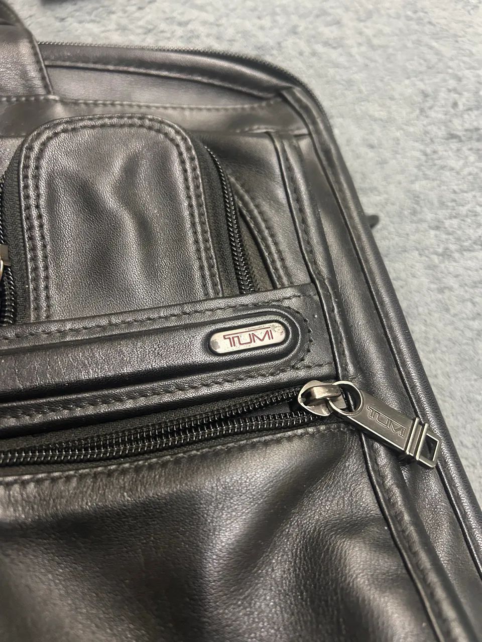 Bolsa maleta couro TUMI - Foto 2