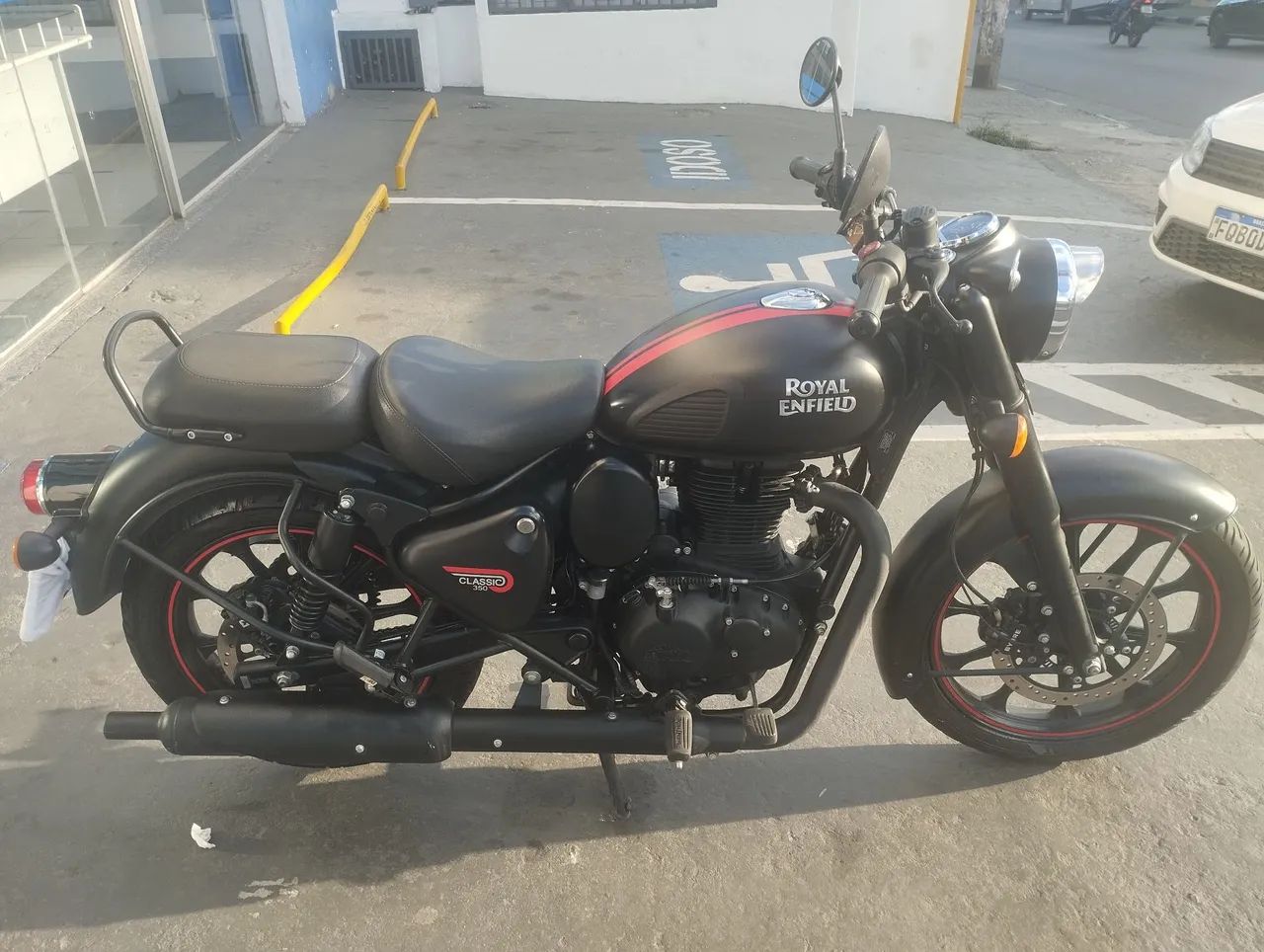 Royal Enfield Classic Dark 350 / Ano 2025 / Garantia de Fábrica  - Foto 10