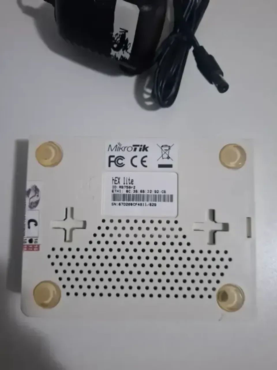 Mikrotik RB750r2 COM FONTE - Foto 2