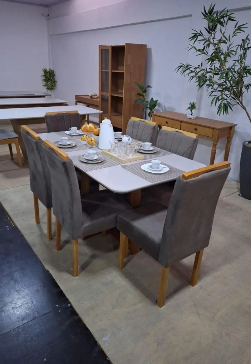 Mesa de Jantar com 6 cadeiras, 100% Madeira - Promoção