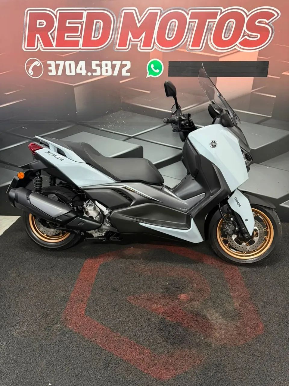 XMAX 300 CONNECTED 