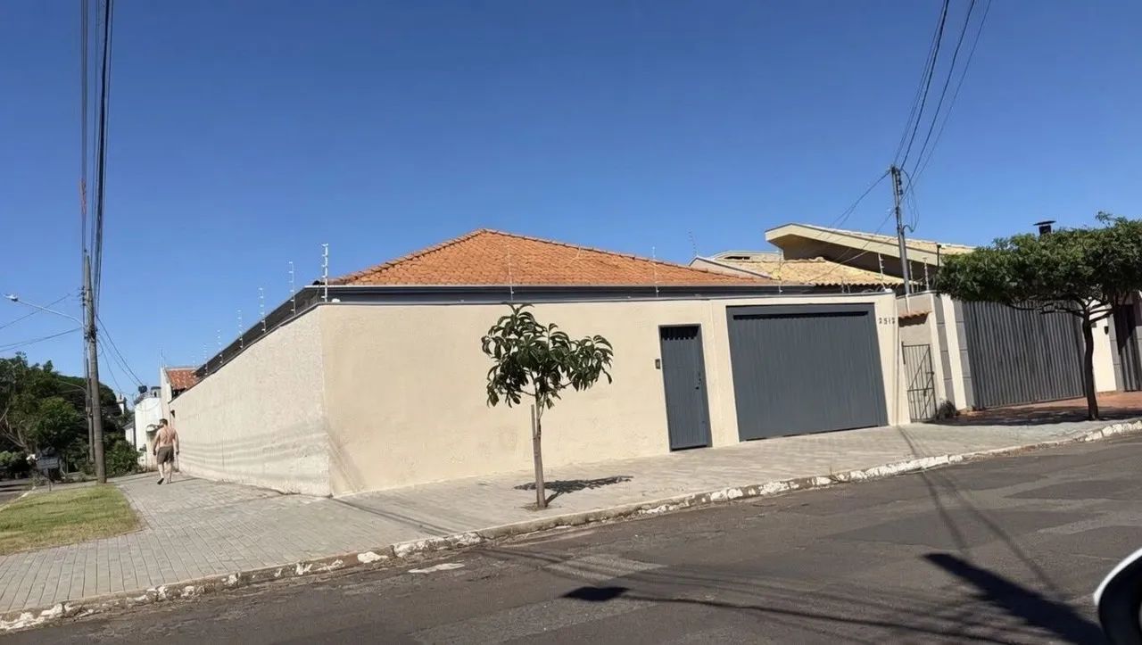ALUGO CASA SANTA FÉ