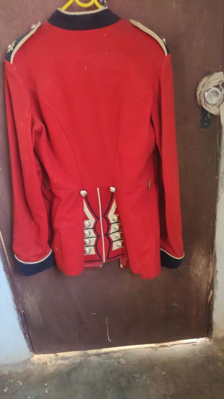 Túnica Cerimonial Vermelho Usada - Foto 4