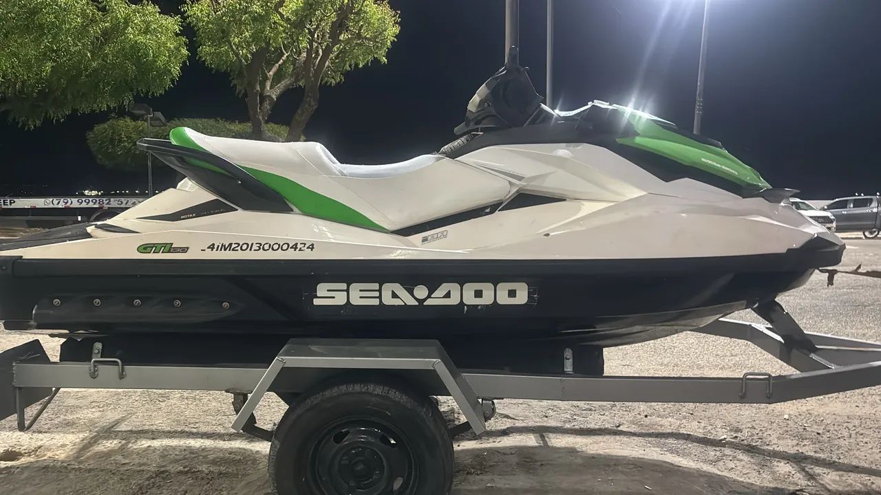 Vendo jet ski leia a descrição 