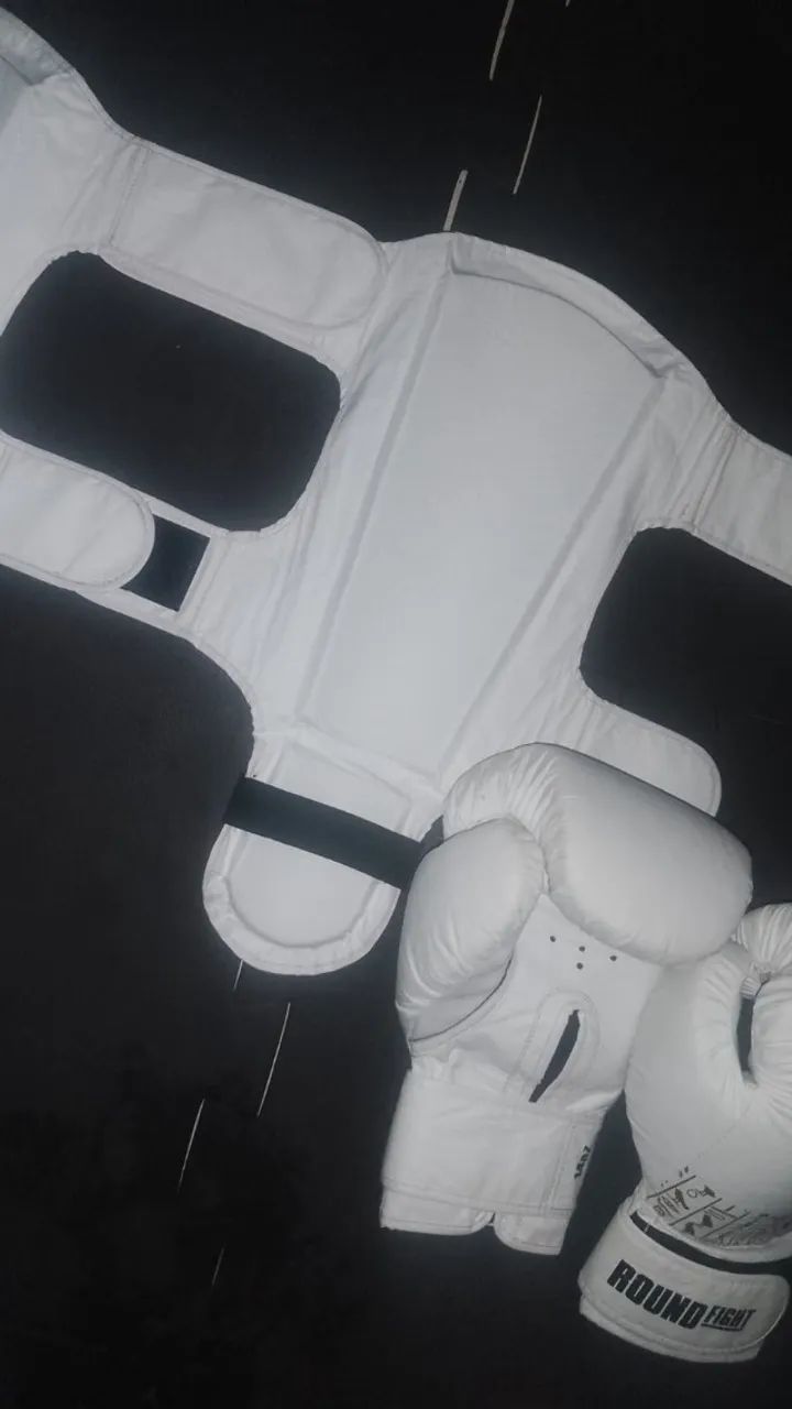 Kit Muay Thai/Boxe Round Fight - Luvas + Caneleira  - Foto 2