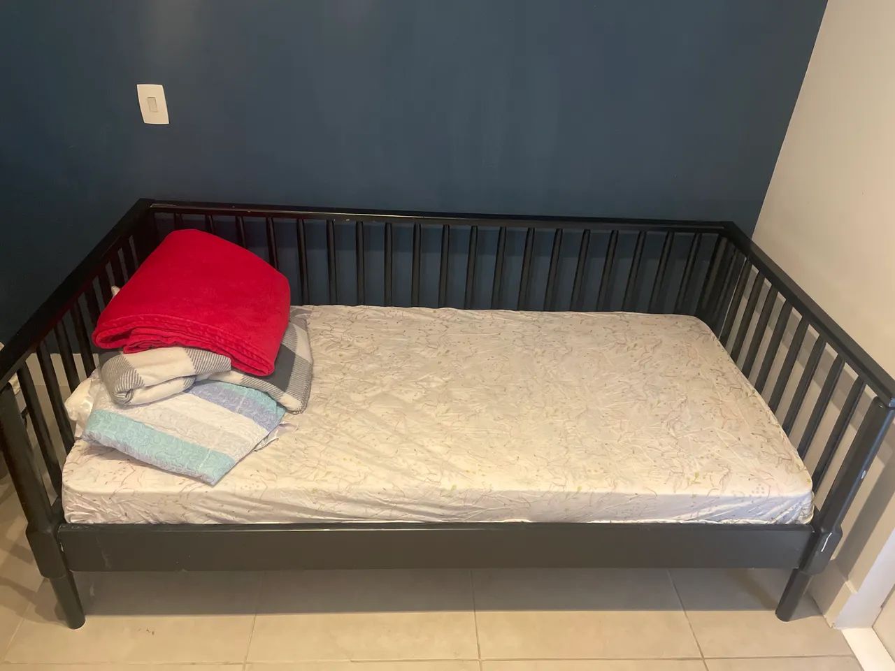 Cama solteiro tokstok 88cm com colchão ACEITA PROPOSTA - Foto 2