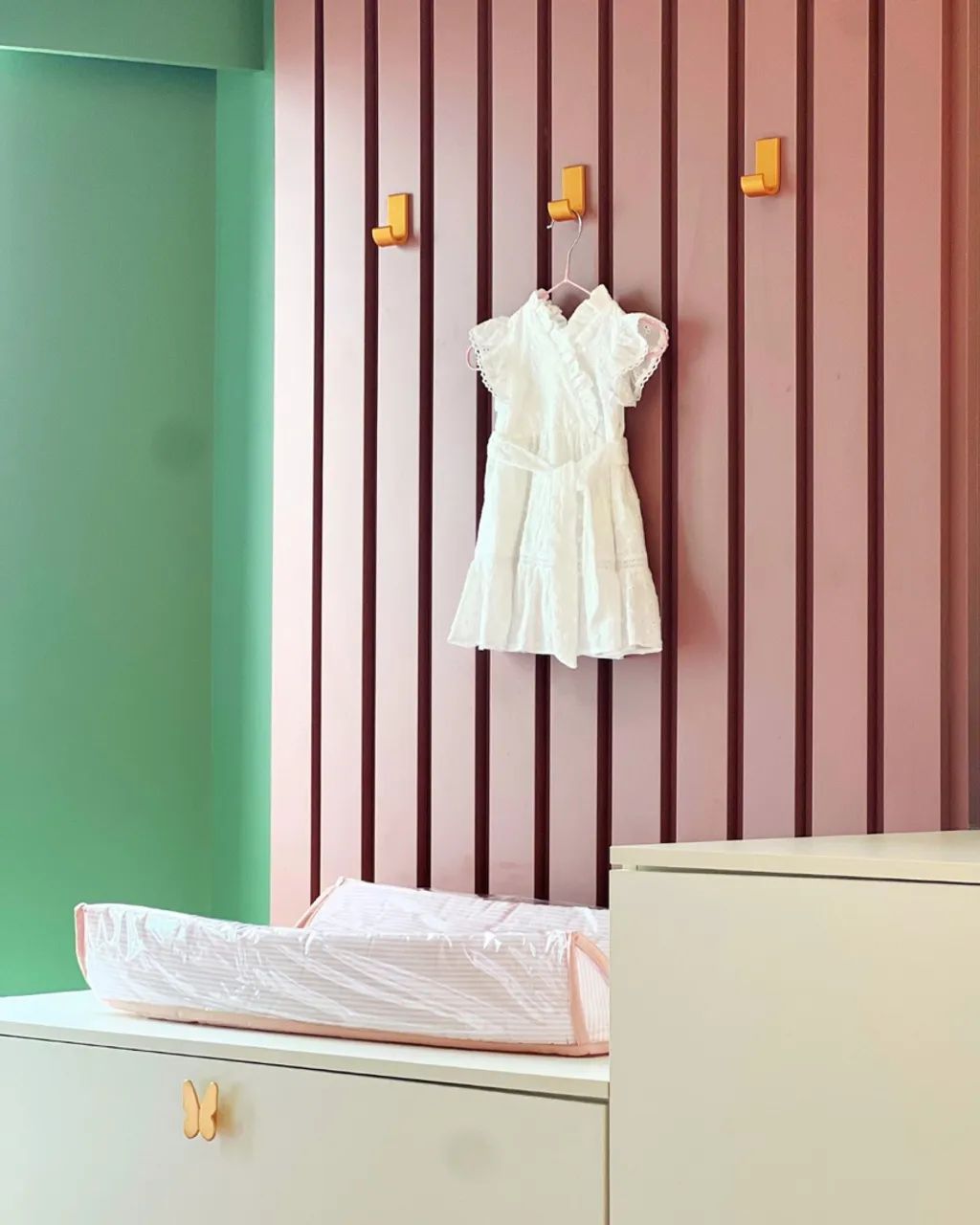 Cômoda com painel e prateleiras - Foto 3