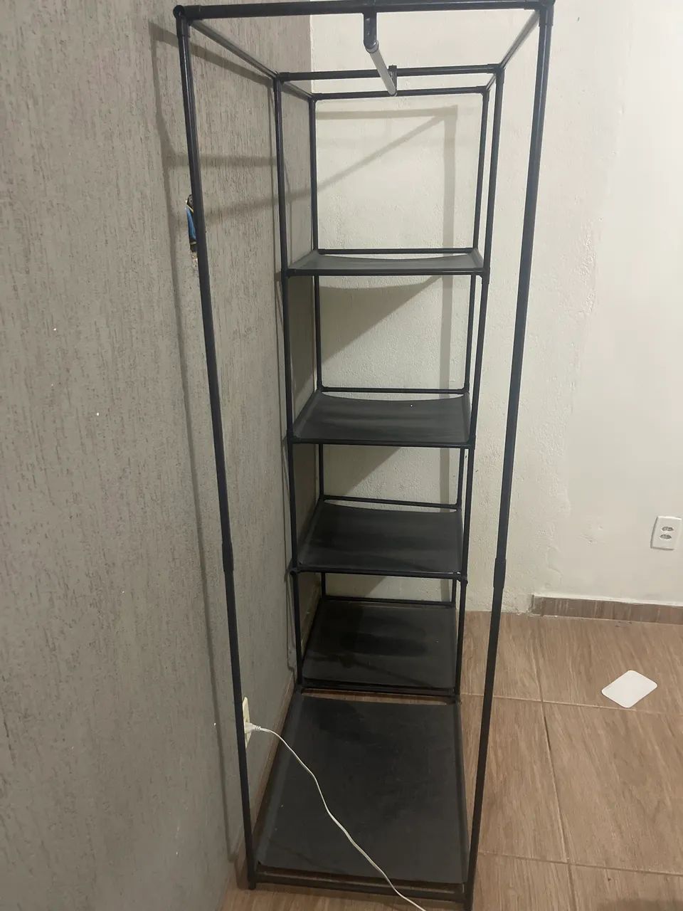Guarda roupa casa e vídeo 
