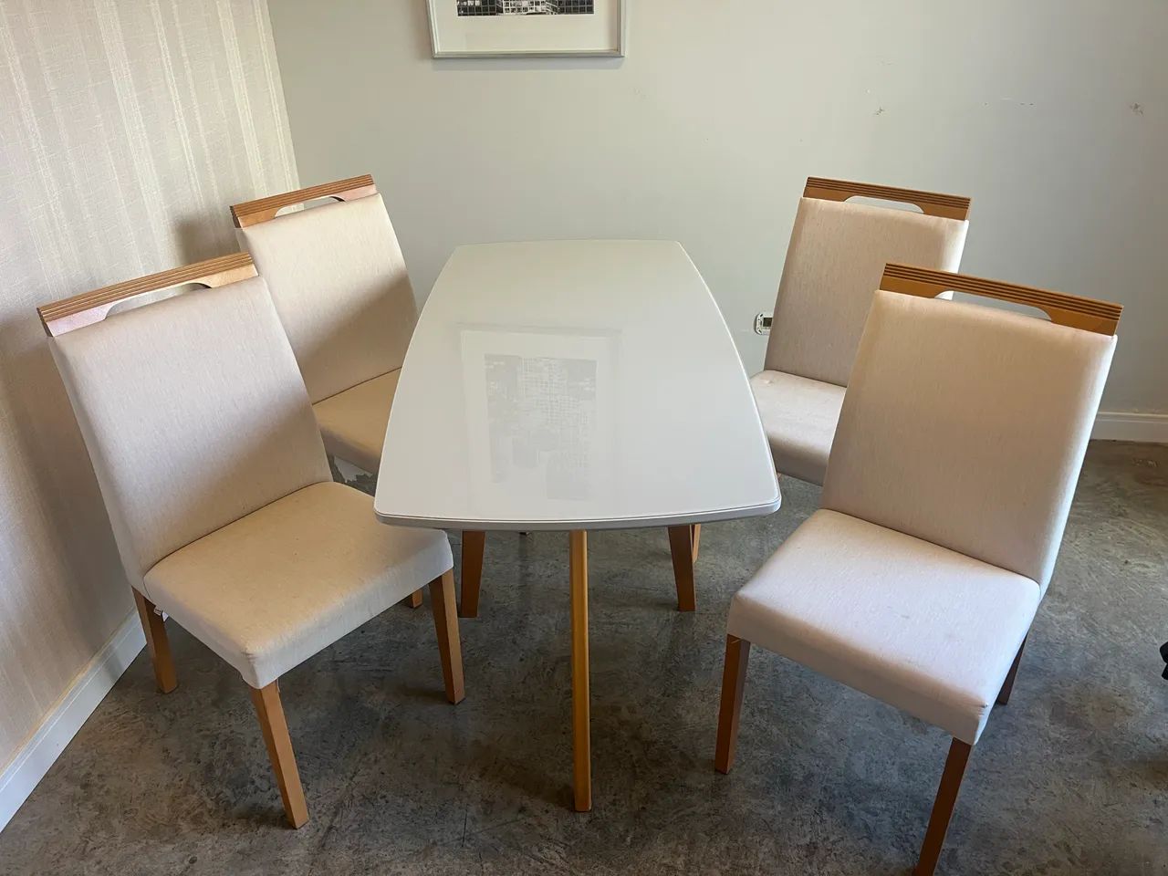 Mesa madeira maciça jantar com cadeiras usada