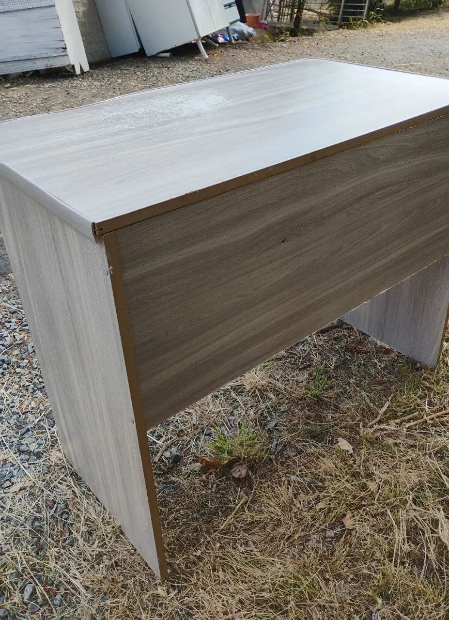 Desk.65566193545091120