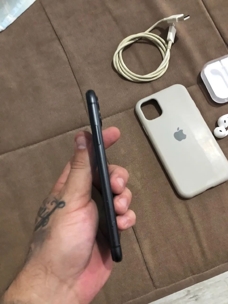 iPhone 11 128gb com fone e capinha  - Foto 5