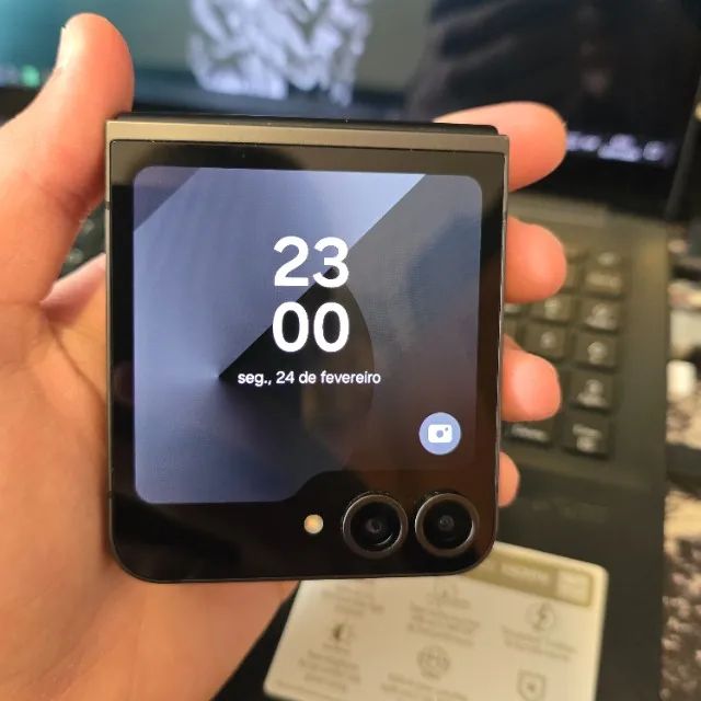 Galaxy Z Flip 6 256gb com detalhe - Foto 4