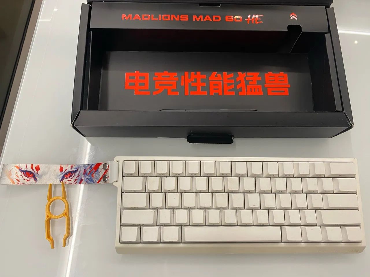 Teclado mad 60 he 